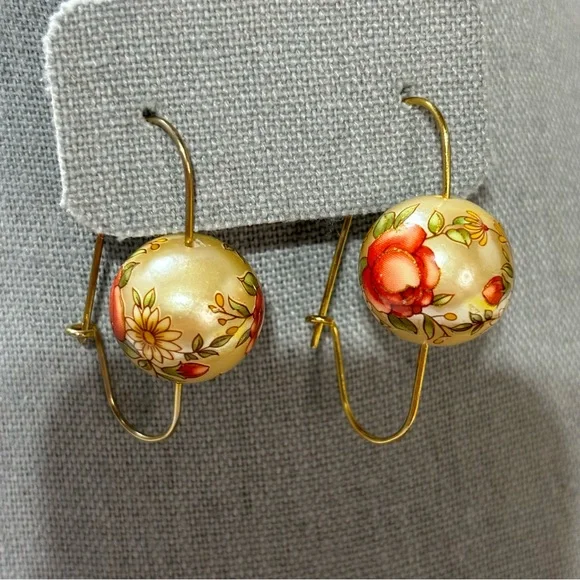 SOLD Vintage floral earrings - Picture 3 of 5